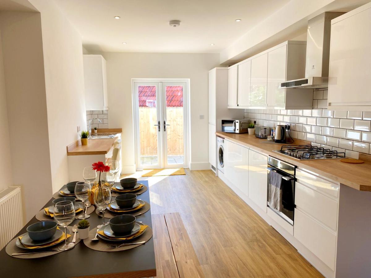 Sandbanks Garden Retreat: 2-Bedroom Smart Home Near Beach Poole Exterior photo