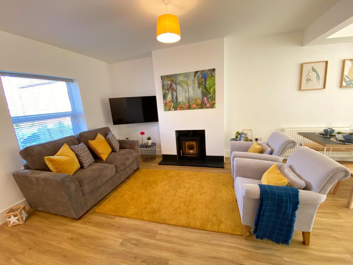 Sandbanks Garden Retreat: 2-Bedroom Smart Home Near Beach Poole Exterior photo